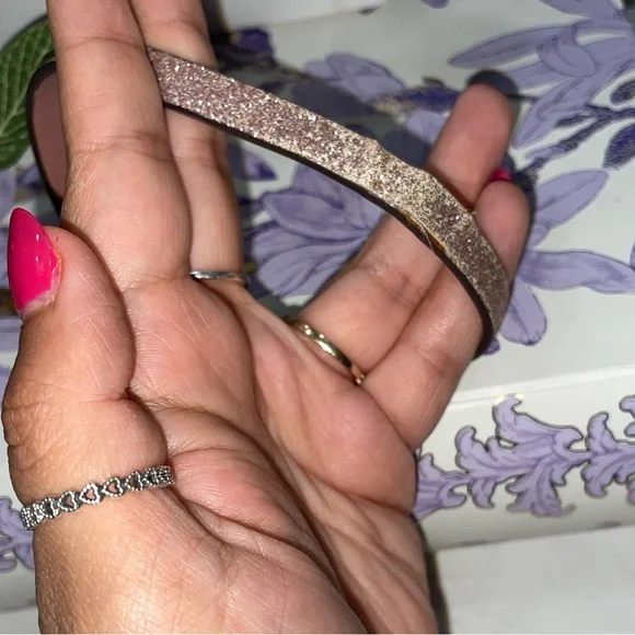 Kate Spade Pink Pebbled Leather Wallet Wristlet Sparkly Strap Burgundy Interior - Picture 4 of 7